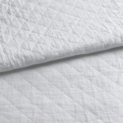 Amity Quilt - White - Our Boat House