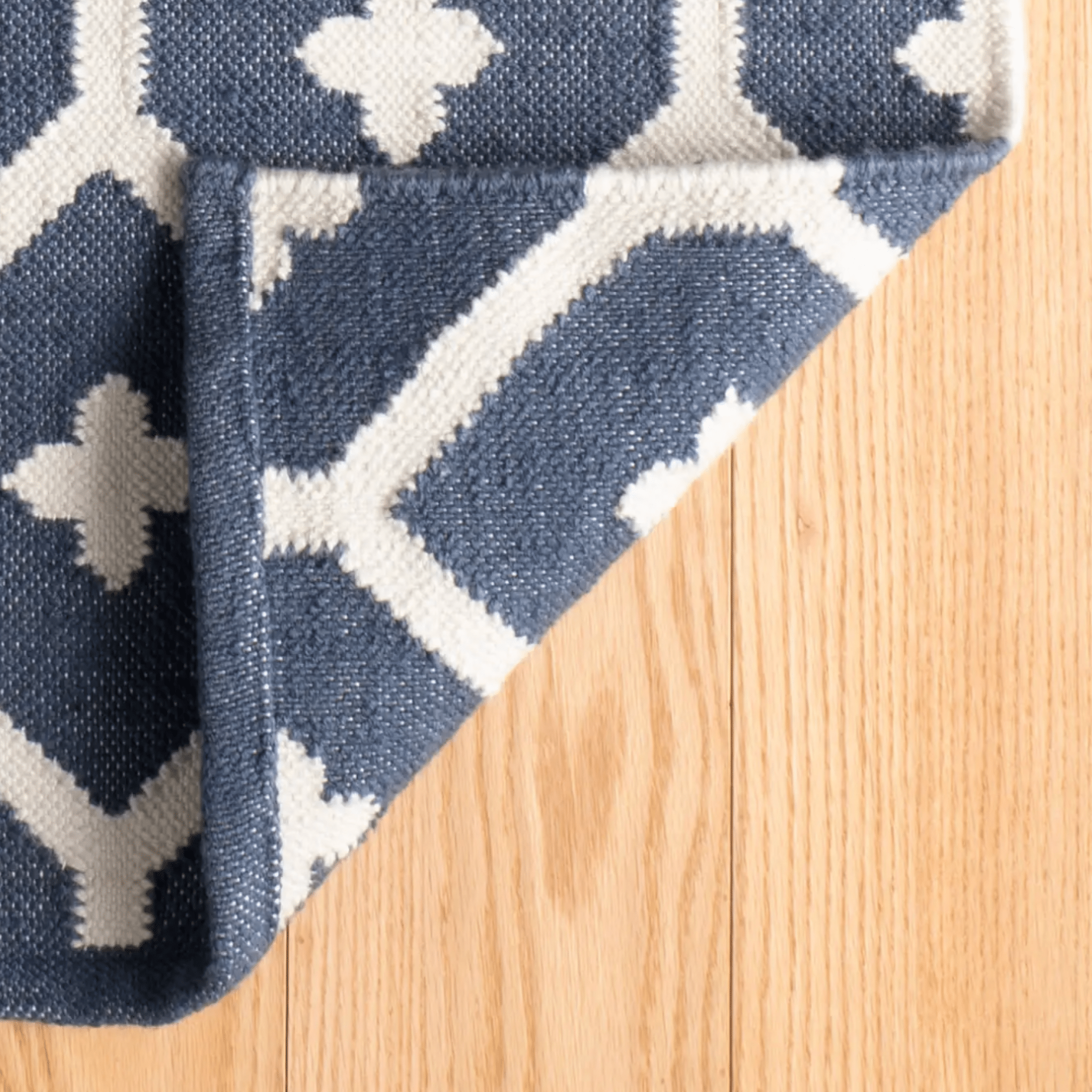 Elizabeth Handwoven Indoor/Outdoor Rug - Navy & Ivory - Our Boat House